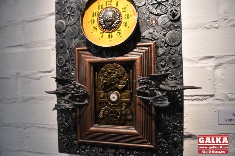 “Забуті сни”: франківцям презентували виставку у стилі стімпанк (ФОТО)