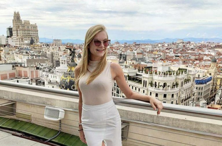 Стало відомо, коли повернуть додому тіло загиблої франківської бортпровідниці