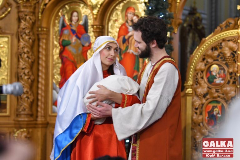 В Івано-Франківську урочисто відкрили фестиваль «Коляда на Майзлях» (ФОТО, ВІДЕО)