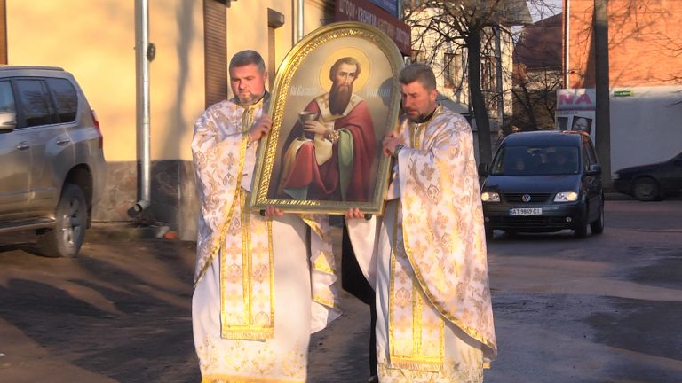 В Коломию привезли мощі Василія Великого (ВІДЕО)