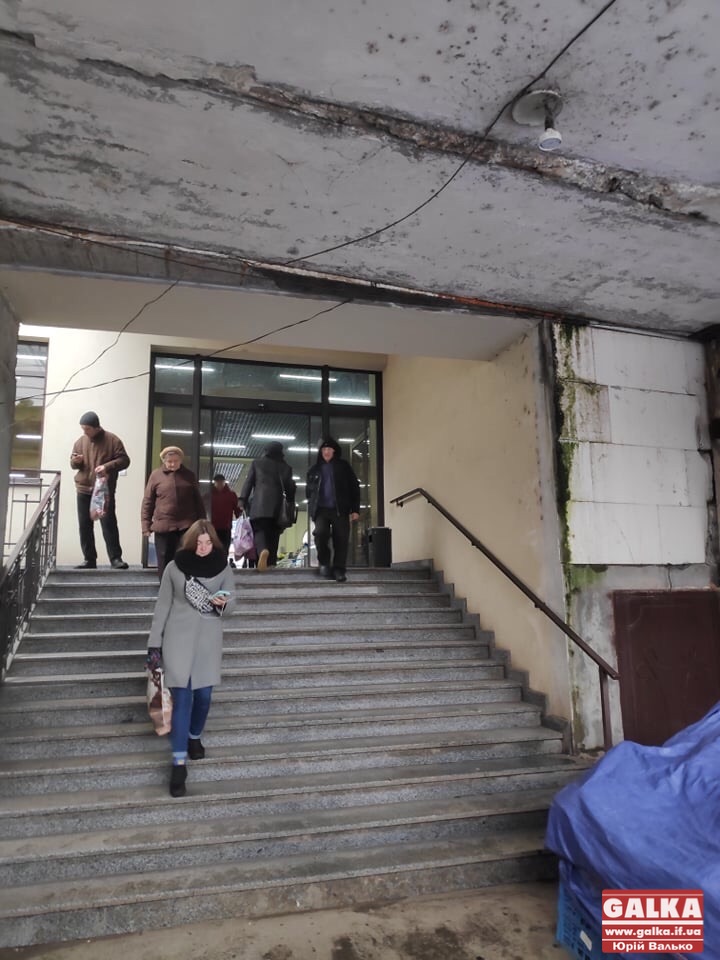 Поліція розблокувала вхід на центральний ринок (ФОТО)