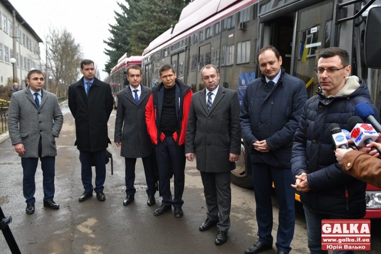 Місто підсумувало “тролейбусну” співпрацю з ЄБРР і спробує залучити банк до будівництва моста на Пасічну (ФОТО)