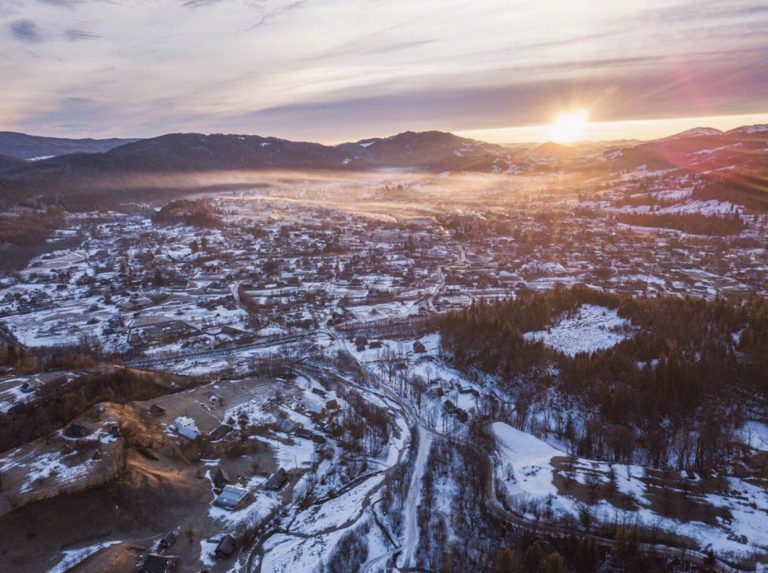 Найбільше село України: Космач показали з висоти пташиного польоту (ФОТО)
