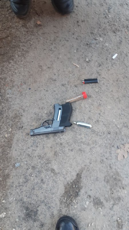На Чорновола чоловік з пістолета стріляв у собак, його затримала поліція – очевидці (ФОТО, ОНОВЛЕНО)