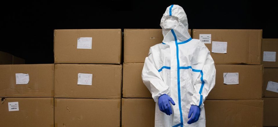 Вісім тисяч захисних костюмів для медиків отримало Прикарпаття (ВІДЕО)