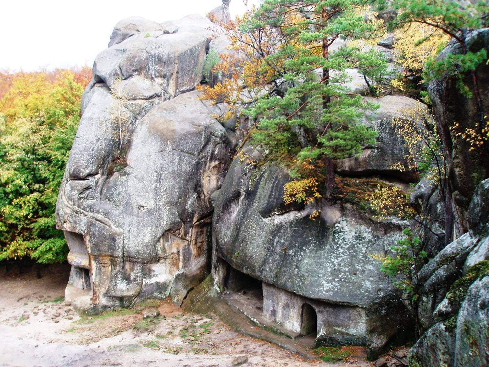 З туристів на “Скелі Довбуша” відтепер збиратимуть гроші