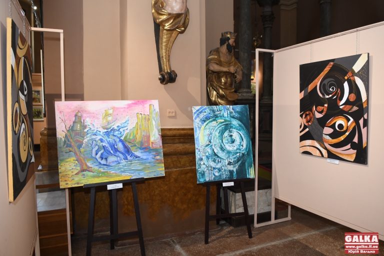 “Імпресія, урбаністика та пейзажі”: у Франківську відкрили виставку картин художників з Донеччини (ФОТО)