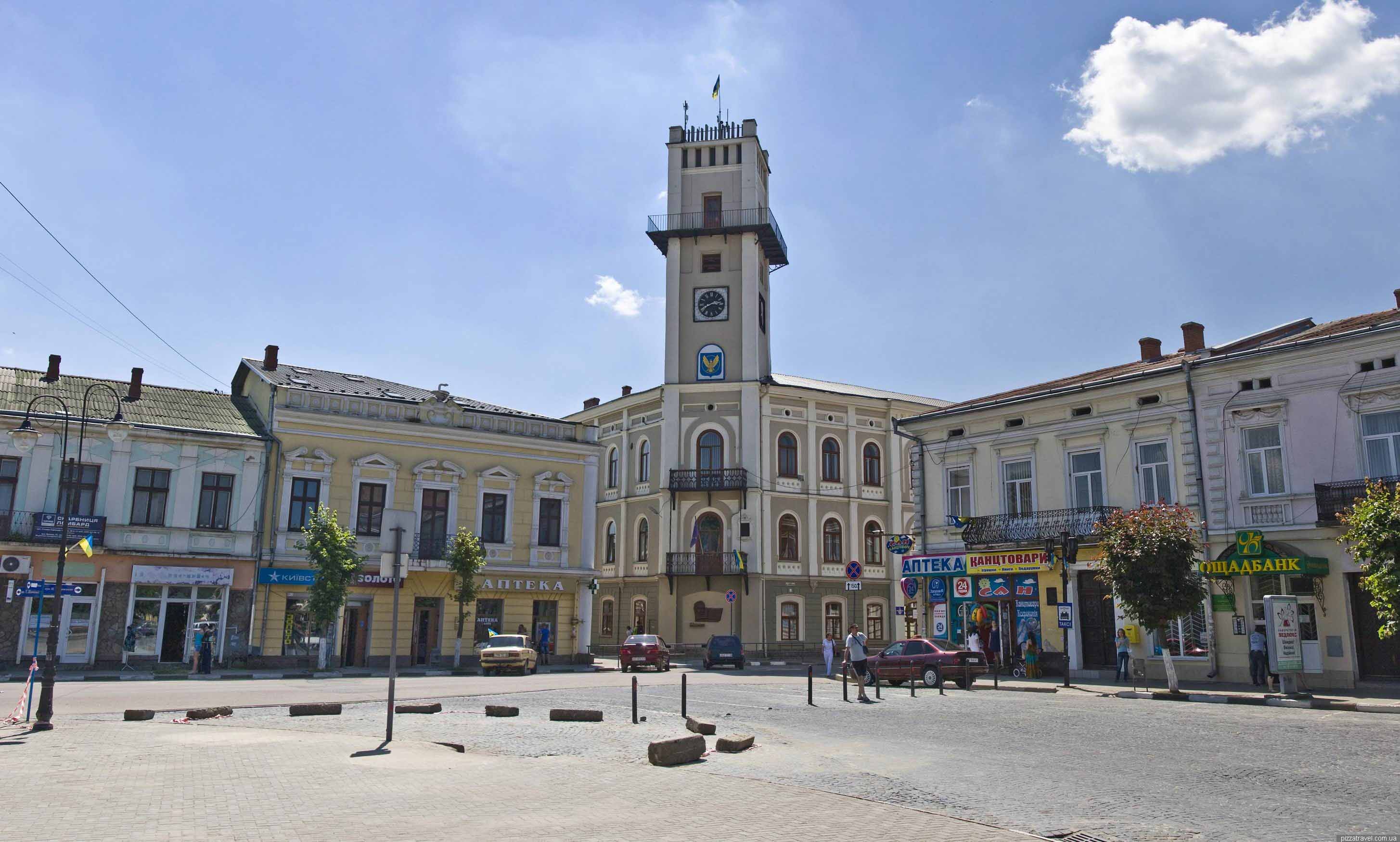 Після звільнення з посади головний комунальник Коломиї отримав від міськради підрядів на 23 млн грн