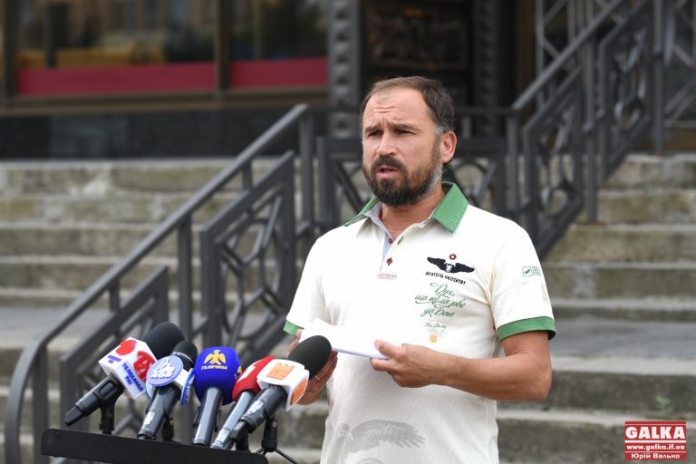 Через франківську “червону зону” місцеві театрали гратимуть на Богородчанщині (ФОТО)