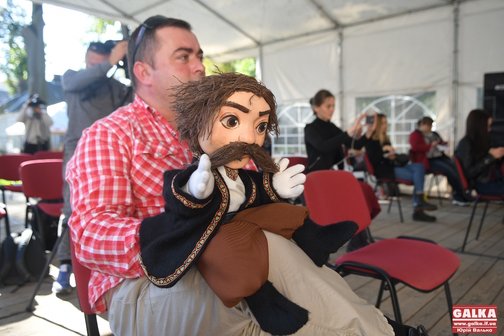 Парад епох, старовинні танці та музика: у Франківську готуються до масштабного фестивалю (ФОТО)