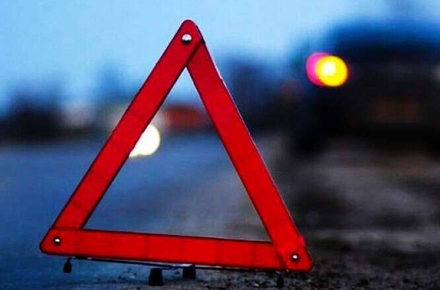 На Надвірнянщині жінку-пішохода переїхали два автомобілі