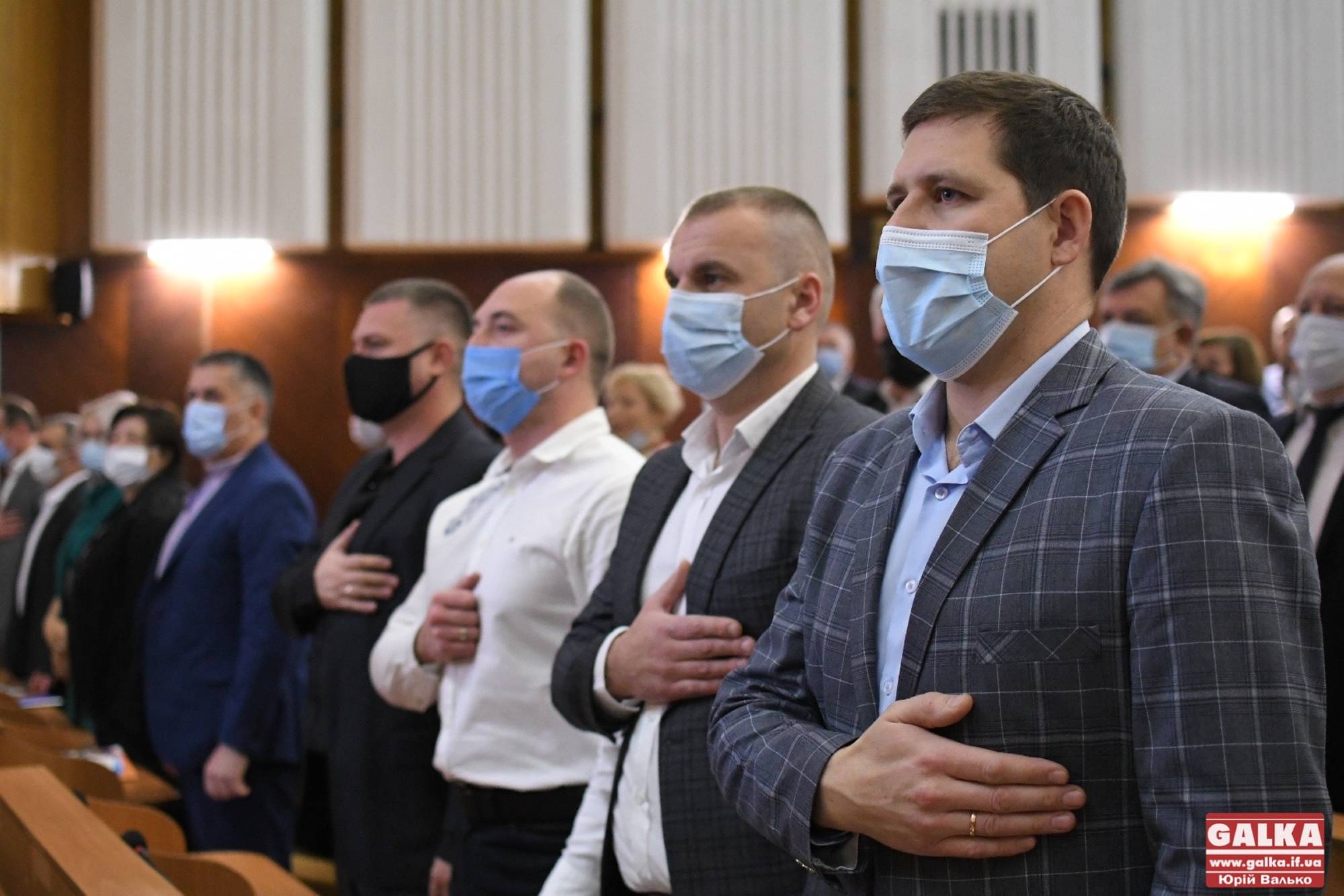 Стартувала перша сесія новообраної Івано-Франківської облради (ФОТОРЕПОРТАЖ)