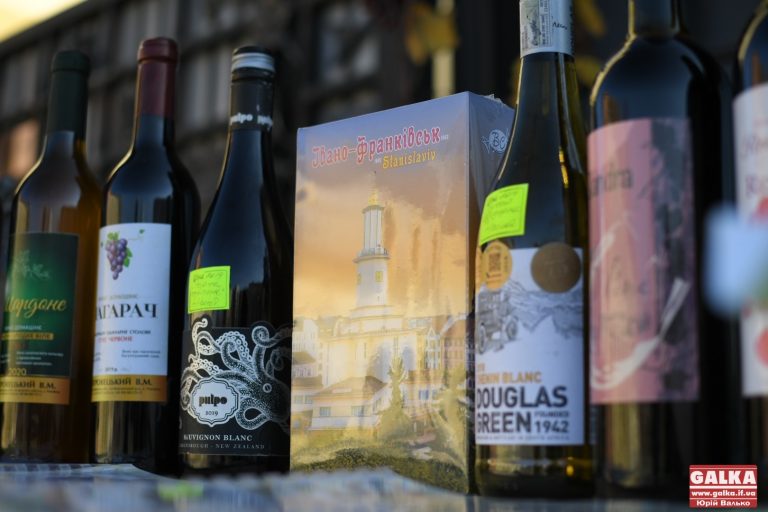 Виноградарі Прикарпаття відзначають професійне свято (ФОТОРЕПОРТАЖ)