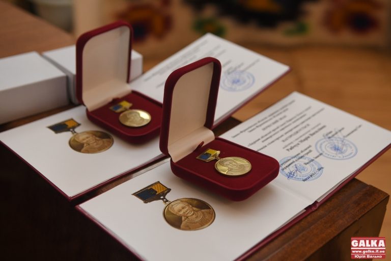 У Франківську нагородили лауреатів обласної премії імені Параски Хоми (ФОТО)