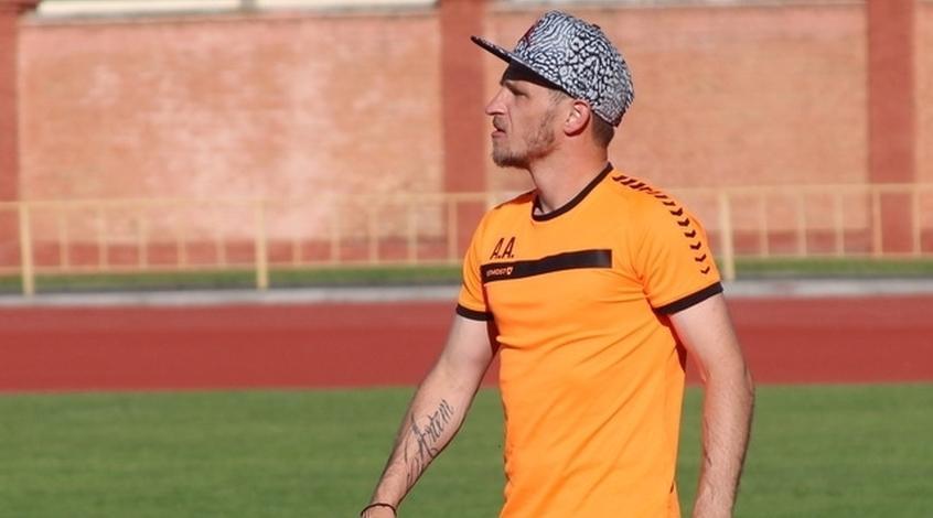 Скандальний ексфутболіст Алієв записав кліп на свій реп (ВІДЕО 18+)