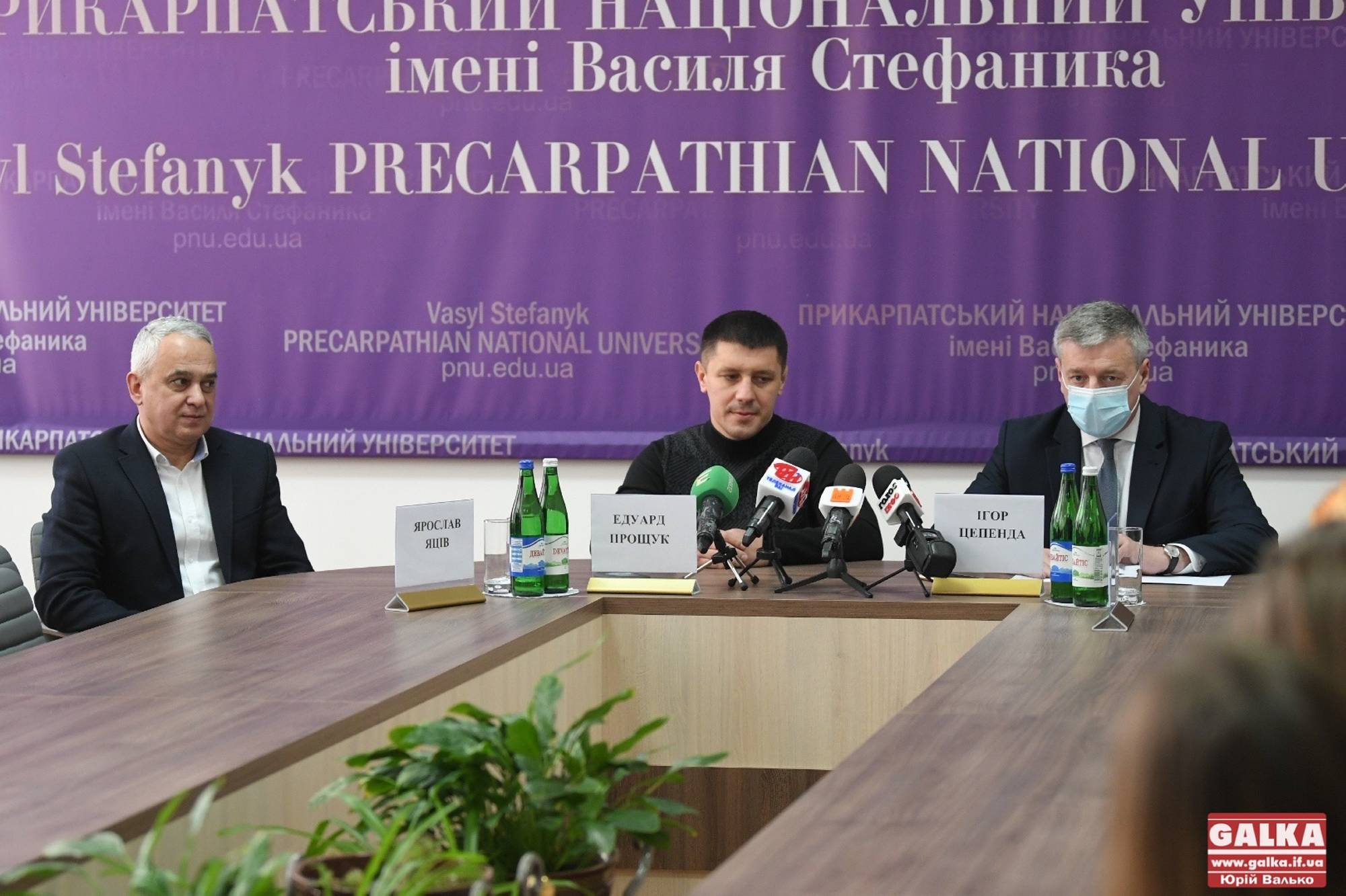 Три «золота», два «срібла» та «бронза»: найвдаліший виступ прикарпатських борців на дорослому Чемпіонаті України (ФОТО)