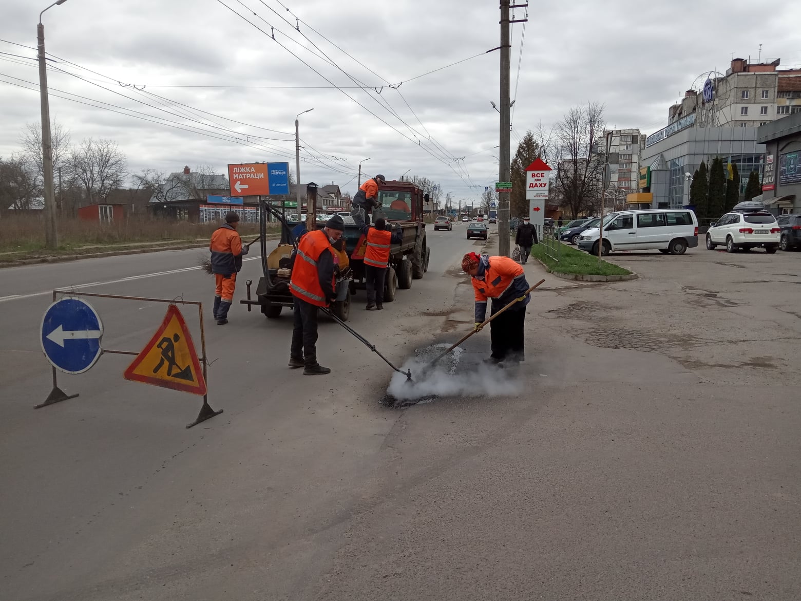 Голос соцмереж: що думають іванофранківці про ремонт доріг, яким похизувався Марцінків