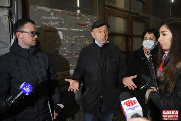 Бойки організували екскурсію готелем “Дністер” і кажуть, що можуть повернути колонаду громаді (ФОТО, ВІДЕО)