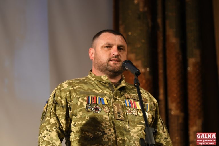 Фільм не під попкорн: у Франківську презентували стрічку про загиблих «кіборгів» (ФОТО)