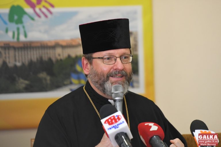 Лікарям бажаю чим більше добрих новин для дітей і їх батьків, – Глава УГКЦ зустрівся з медиками Франківської ОДКЛ (ФОТО)