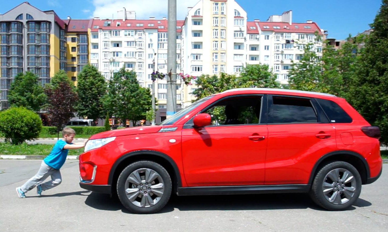 Шестирічний калушанин зрушив з місця легковий автомобіль (ФОТО, ВІДЕО)