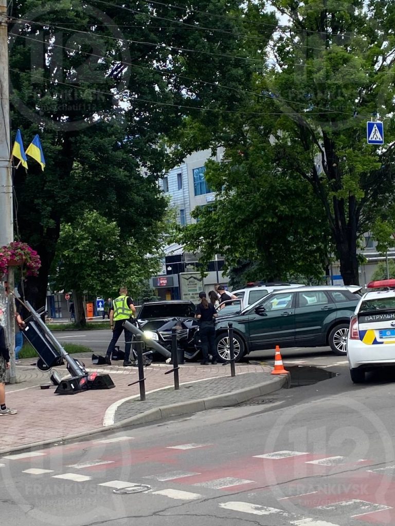 1,57 проміле: у поліції підтвердили, що винуватець ранкової ДТП поблизу “Панорами” був п’яний