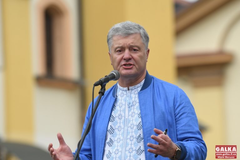“Нині Україна долає екватор небезпечного експерименту”, – Петро Порошенко на Форумі у Франківську (ФОТО)