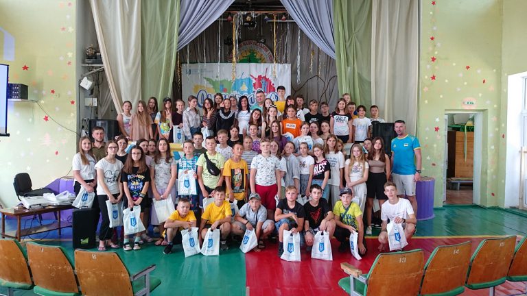 #Olimpiclab у серці Карпат: відомі спортсмени поговорили про страх і цінності з дітьми зі “Смерічки” (ФОТО)