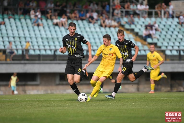 Футболісти “Прикарпаття” у товариській грі мінімально поступилися львівському “Руху” (ФОТО)