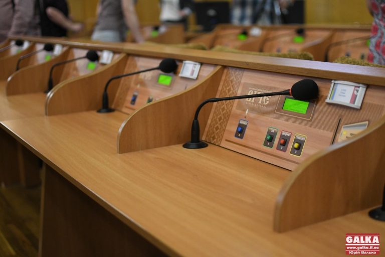 Земельне питання: сесія міськради не подолала вето Марцінківа – не зібрався кворум (ФОТО)