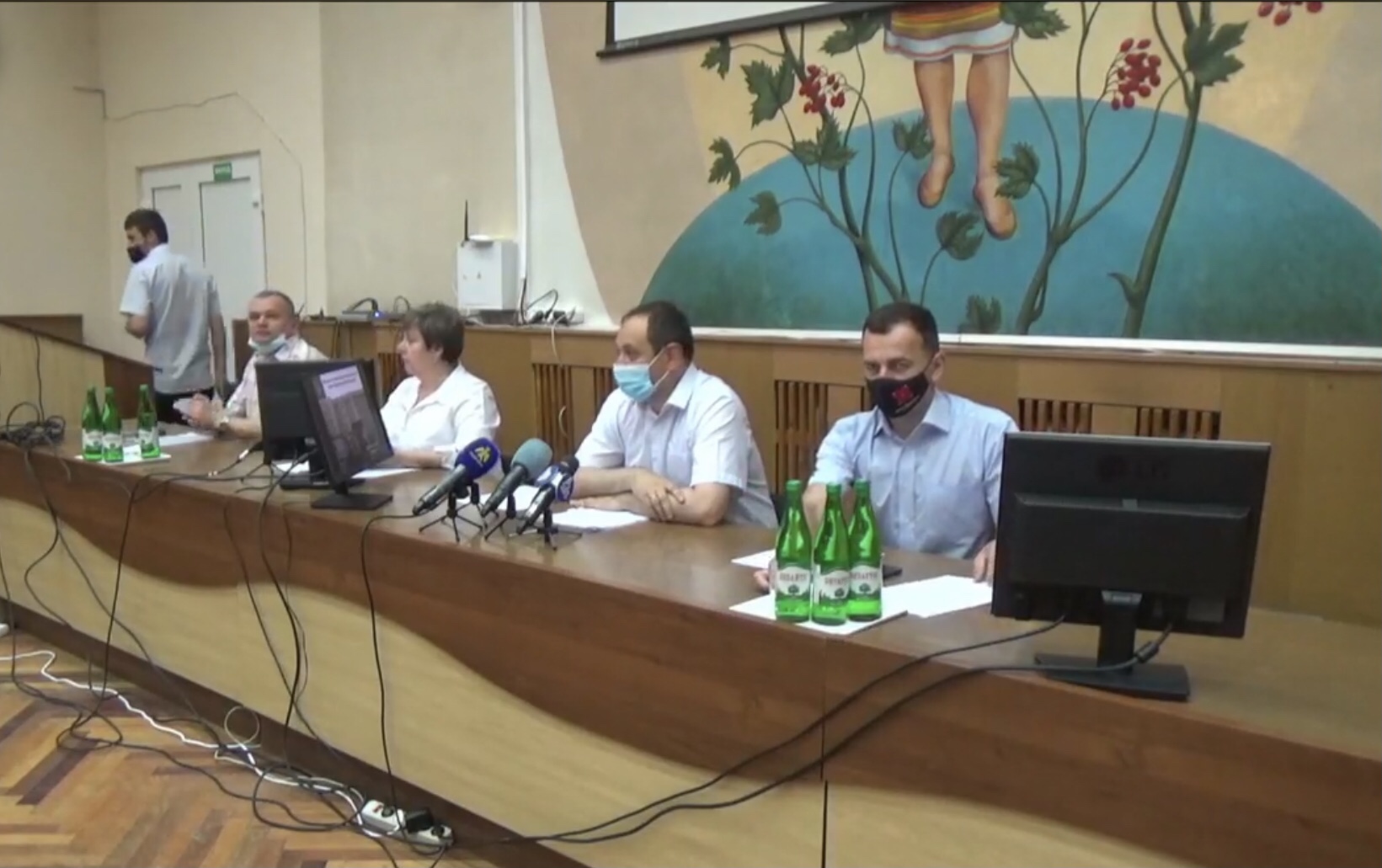 Марцінків влаштував нараду в пологовому будинку і вирішив, що закладом має керувати жінка (ВІДЕО)