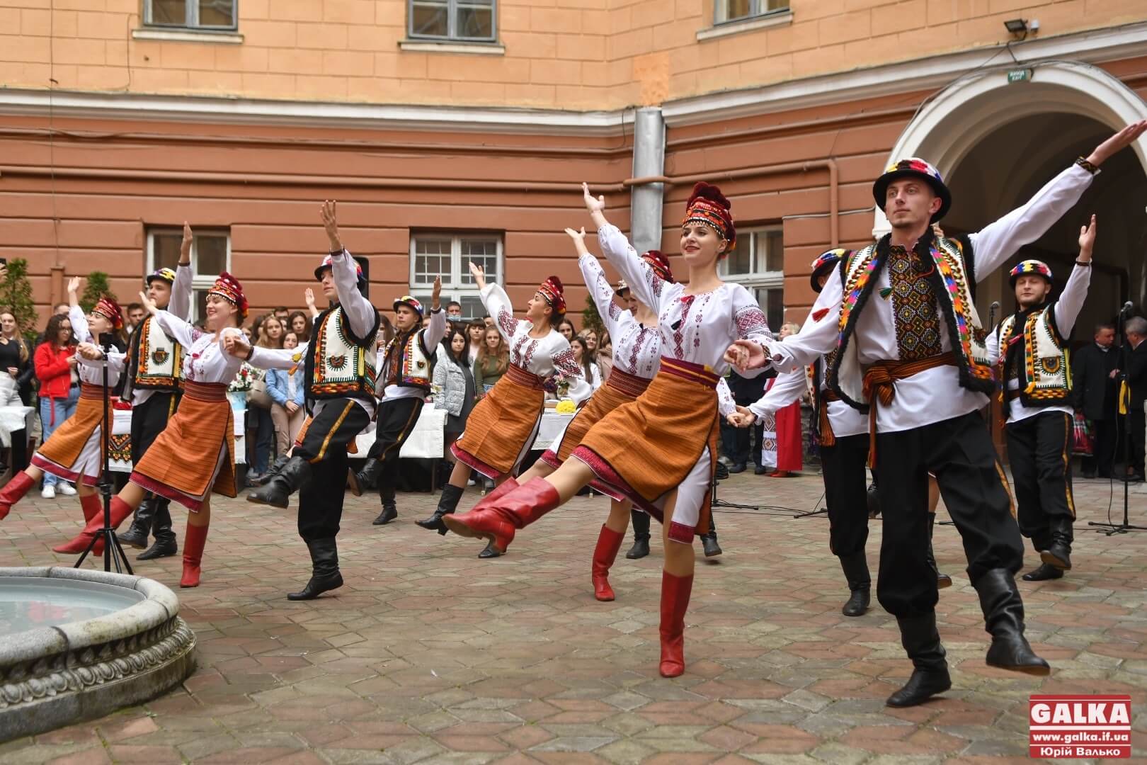 Святковим концертом ІФНМУ відзначає 76-річчя (ФОТОРЕПОРТАЖ)