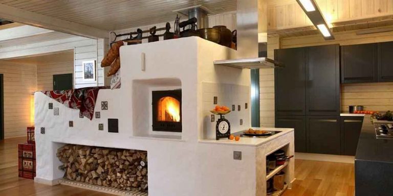 Прикарпатцям нагадують, як обігрітися і не спалити помешкання