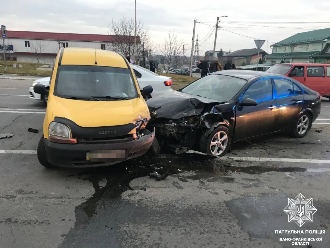 На Коновальця – потрійна ДТП, одного з водіїв оштрафували (ФОТО)