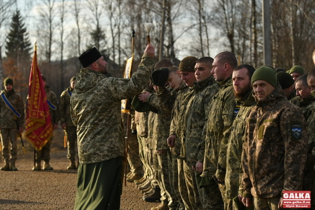 У новому домі: Франківськ зустрів воїнів «десятки», які повернулися із зони ООС (ФОТО, ВІДЕО)