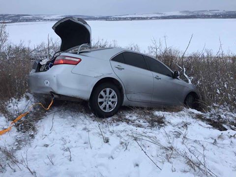 На Коломийщині “Тойота” зʼїхала в кювет, є травмовані