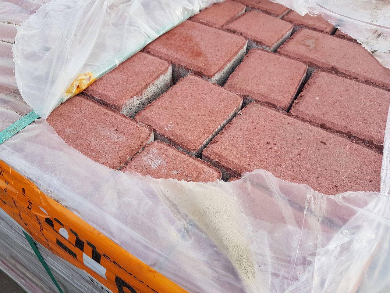 Мільйонний борг франківської мерії за брукування двору підрядник стягує через суд (РІШЕННЯ)