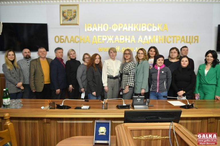 Журналісти Донеччини приїхали досліджувати Прикарпаття (ФОТО)