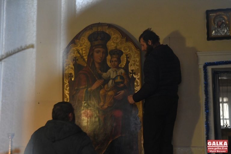 Примусове виселення Московського патріархату з центру Франківська (ФОТО, НАЖИВО)