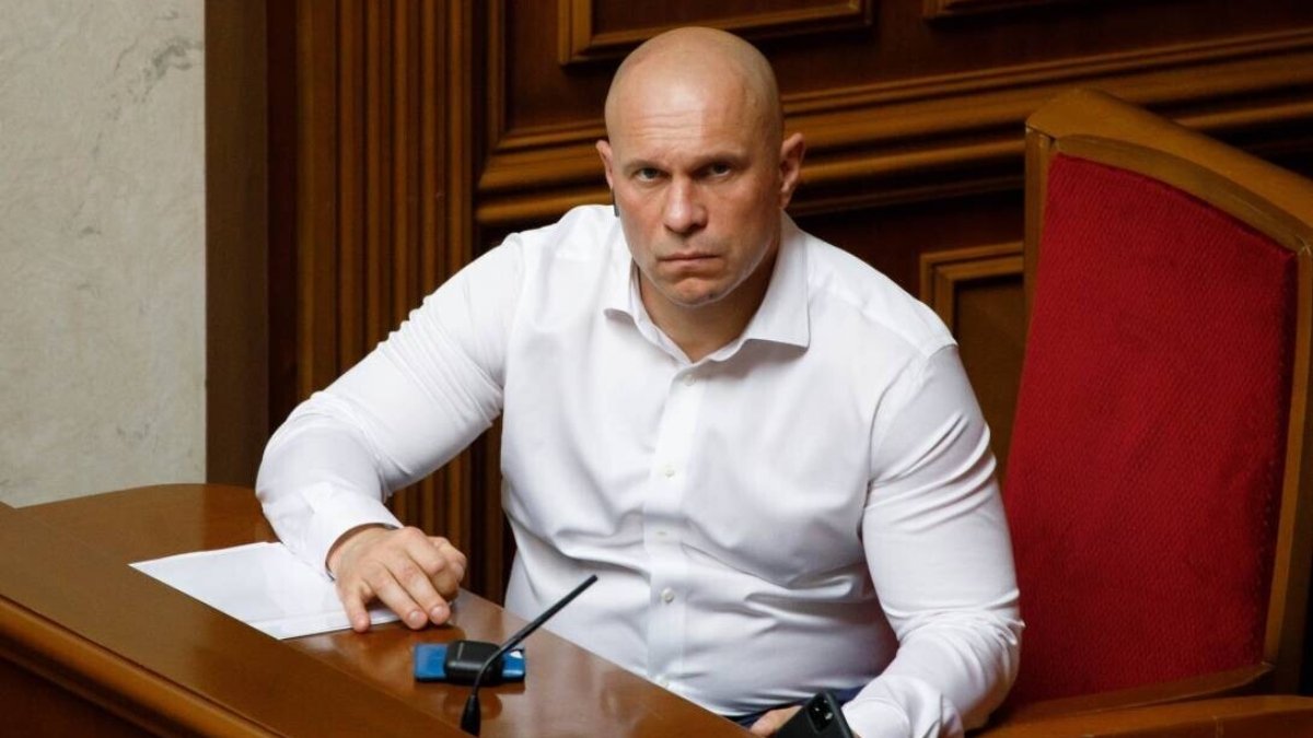 Двічі контуженого Іллю Киву, що втік в Іспанію, вигнали з ОПЗЖ