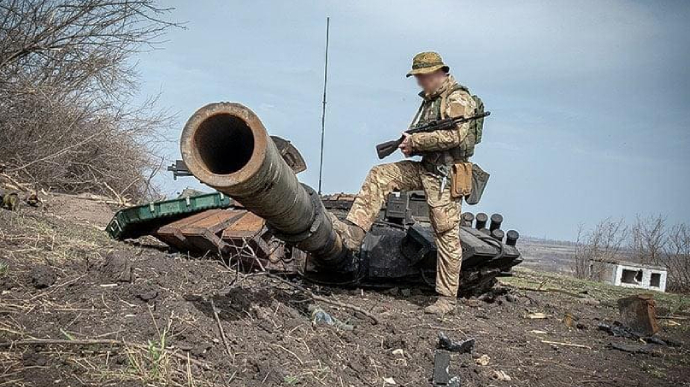 Армія рф втратила в Україні 19900 солдатів, 160 літаків та 144 вертольоти — Генштаб