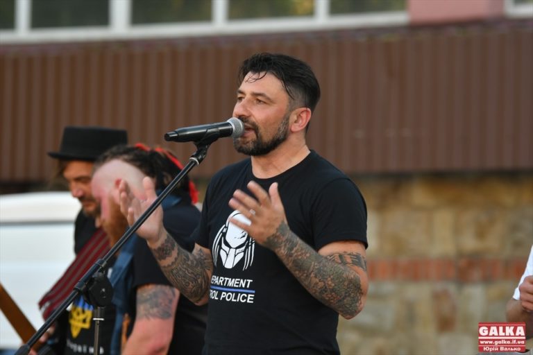 KOZAK SYSTEM виступлять на вулицях Франківська та Коломиї