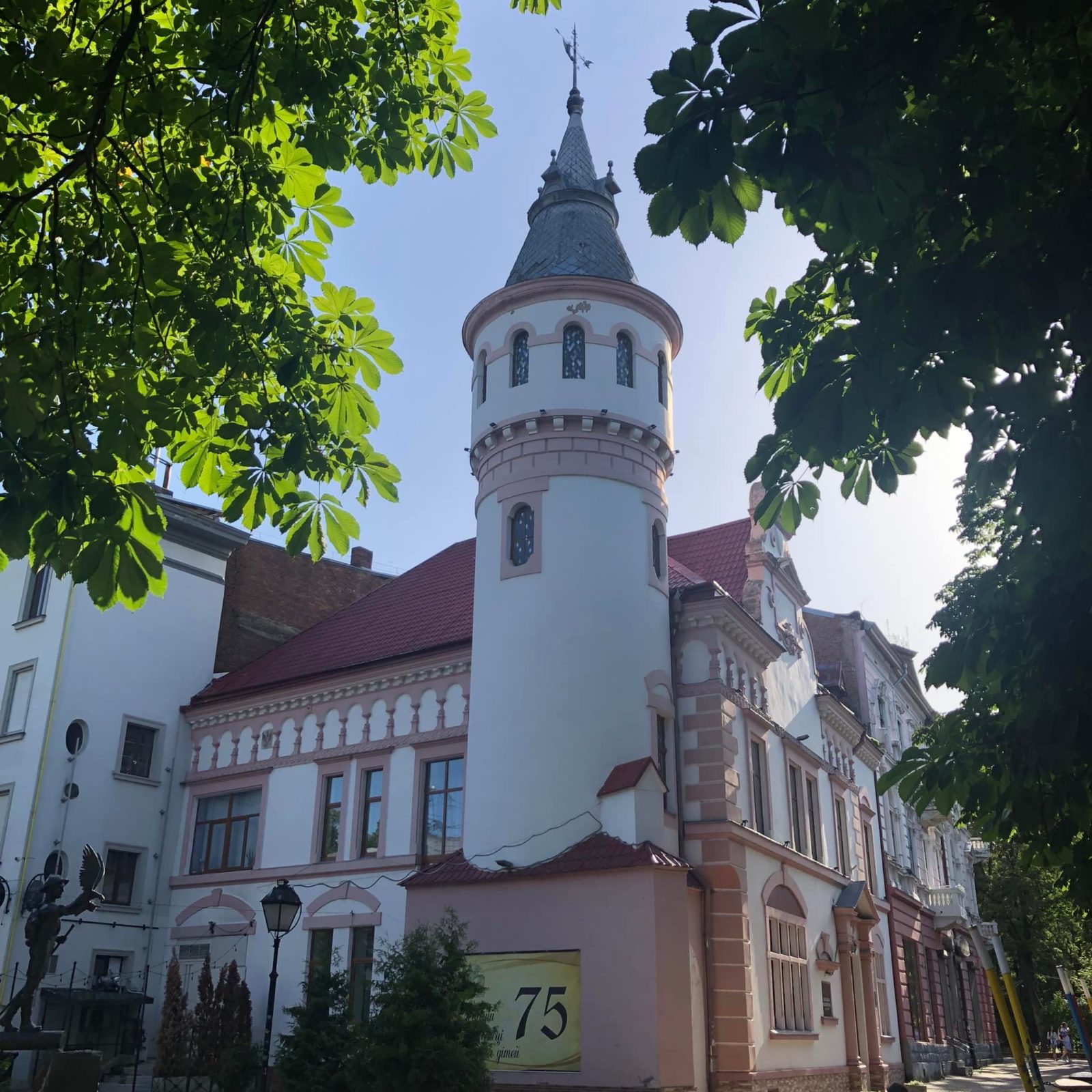 Урок архітектури Івано-Франківська: популярні “інстаграмні” будівлі міста (ФОТО)