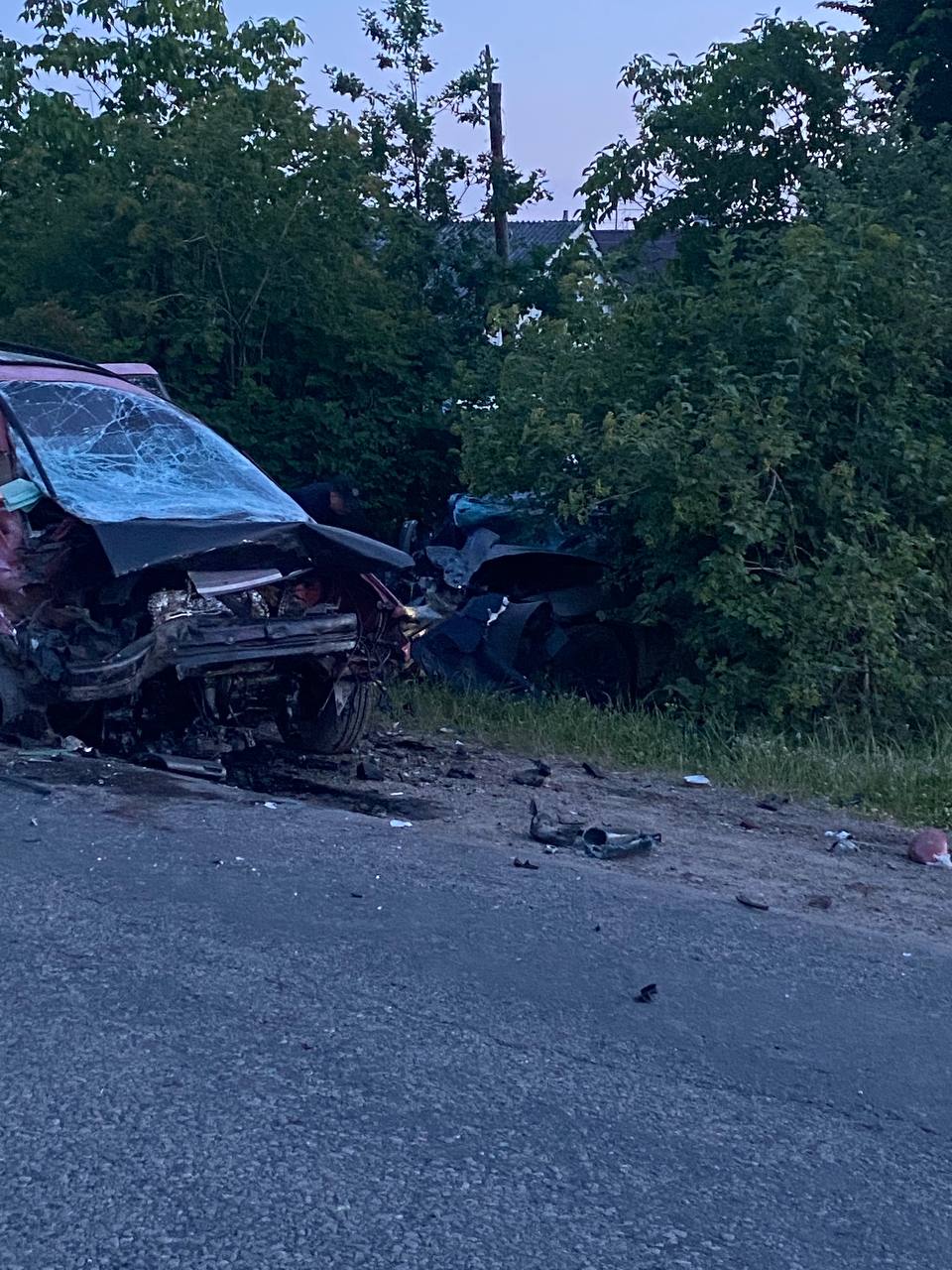 Автотроща у Рожнятові: п’ятьох людей забрали у лікарню, одну – без ознак життя (ФОТО)