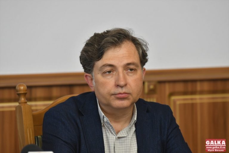 “У 10 клас їхатимуть, як у коледж”: головний освітянин області Віктор Кімакович про реформу у школі