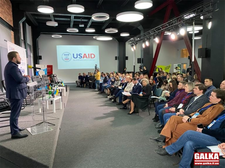 “Розвиток бізнес сектору України”: у Франківську стартував Міжрегіональний економічний форум (ФОТО)