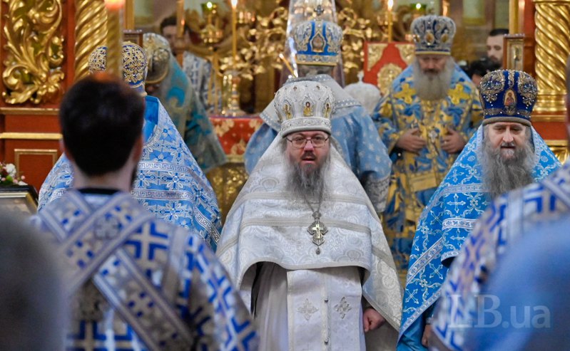 Новопризначений Івано-Франківський єпископ “УПЦ МП” Никита позиватиметься до суду за скандальні фото з голим хористом