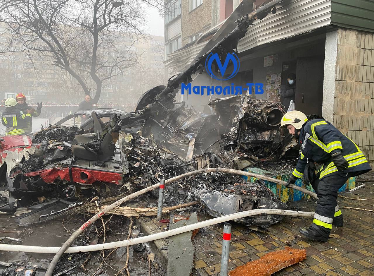 У Броварах біля дитсадка упав гвинтокрил: є загиблі (ФОТО)