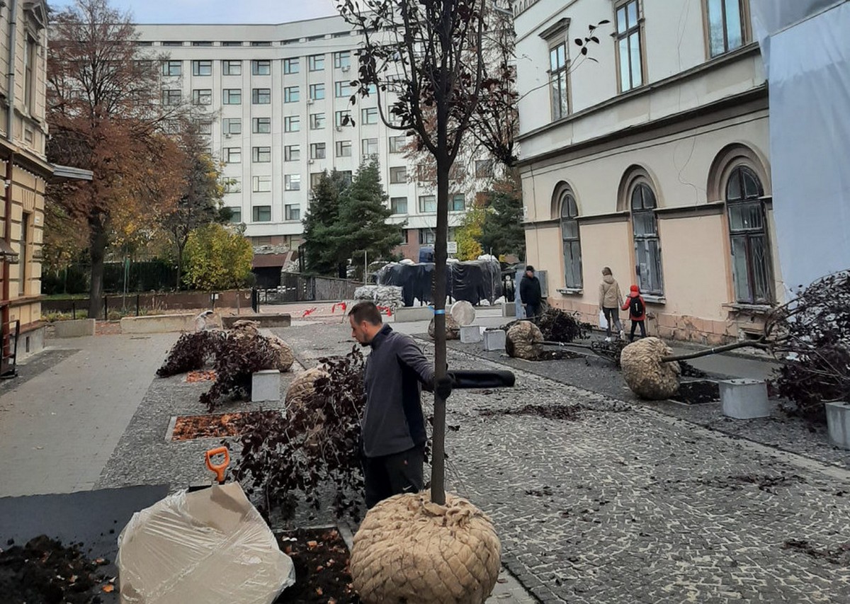 Франківська мерія “кинула” підрядника на розпіареному ремонті вул. Крушельницької?
