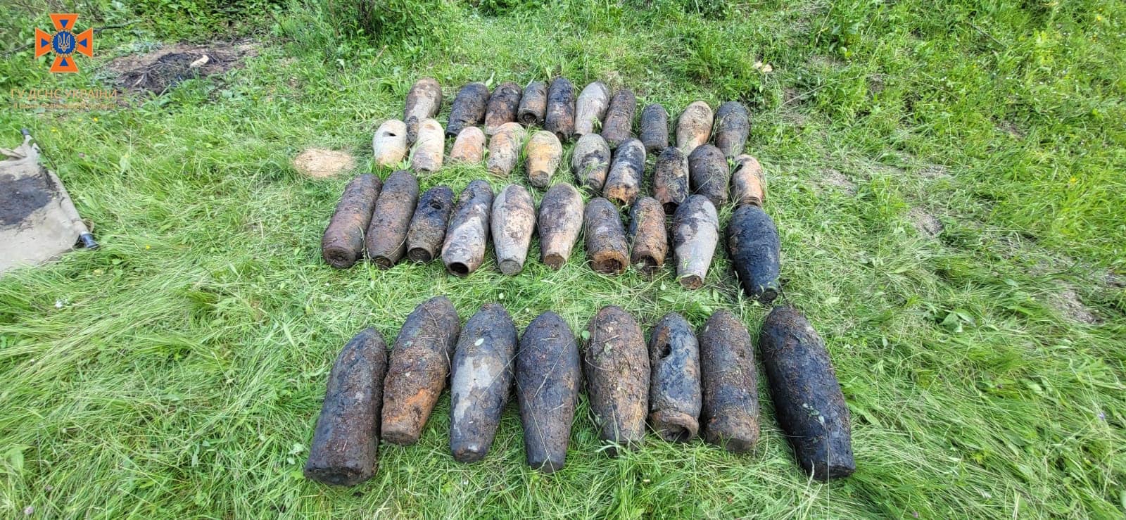 У Поляницькій громаді знайшли майже чотири десятки застарілих авіабомб (ФОТО)